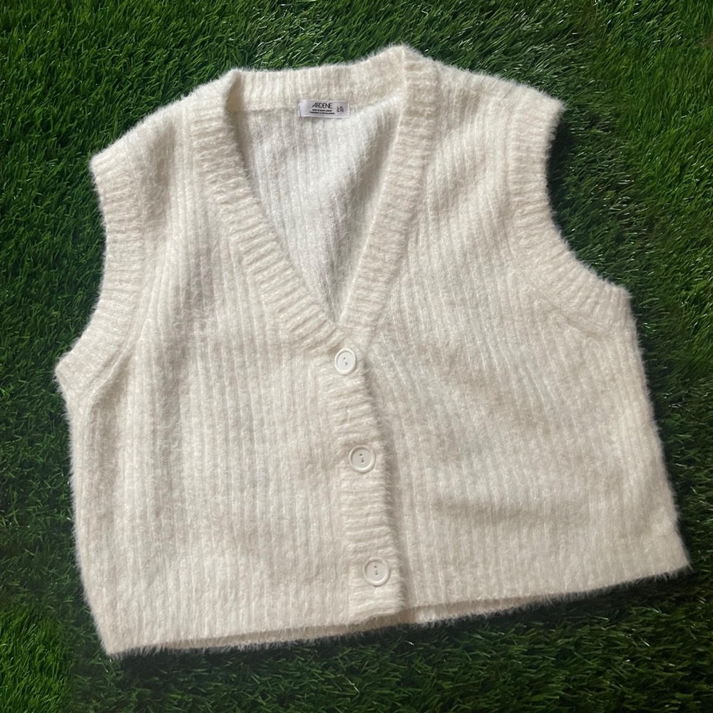White sweatervest